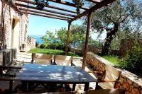Dio Guesthouses