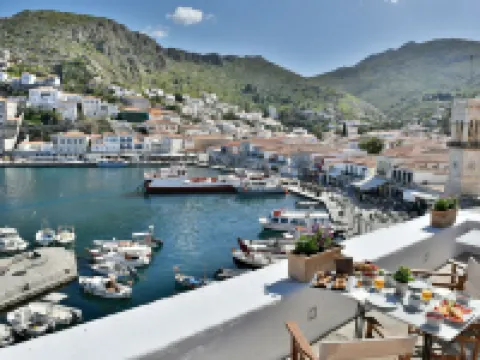 Douskos Port House Hotels in Hydra