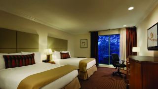 executive-suites-hotel-and-conference-center-metro-vancouver