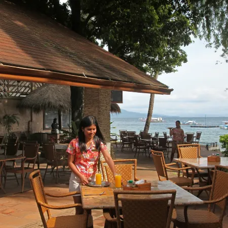 El Galleon Beach Resort