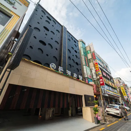 Seongnam Donkihotel Отели рядом с достопримечательностью «Парк Huimangdae»