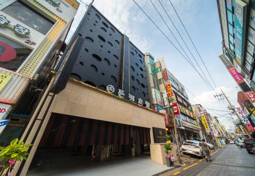 객실 상세 이미지 1