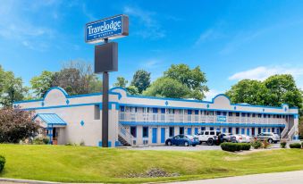 Travelodge by Wyndham Richmond IN