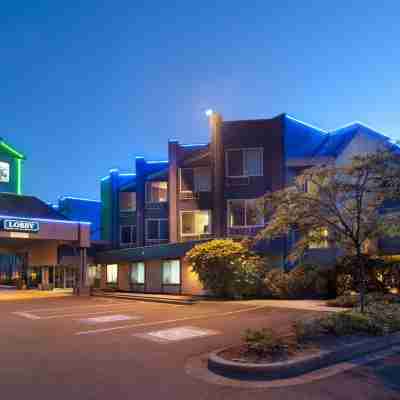 Travelodge by Wyndham Parksville Hotel Exterior