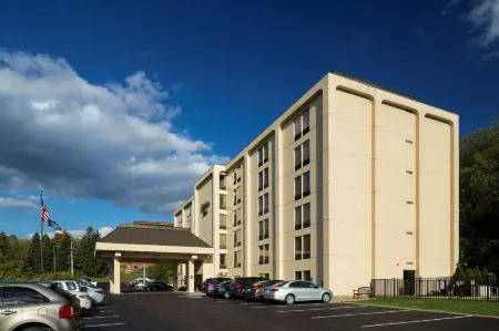 Hampton Inn Pittsburgh/Greentree Отели в г. Грин Три