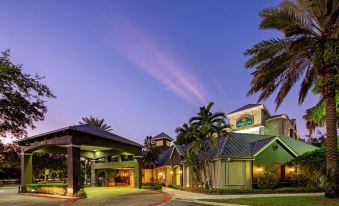 La Quinta Inn & Suites by Wyndham Ft. Lauderdale Plantation