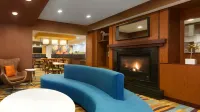 Fairfield Inn & Suites Midland - parking