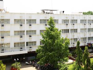 Hotel Rajvihar Deluxe