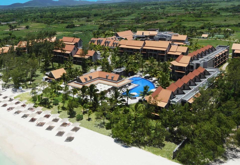 Crystals Beach Resort Belle Mare 사진