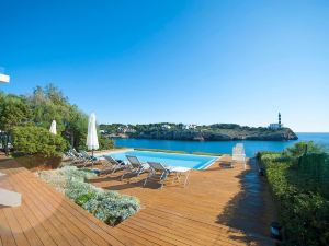 Majestuosa Villa de 5 Dormitorios con Piscina y Frente al mar