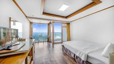 Gangneung Four Season Hotel and Pension Hotels near Sacheon Beach