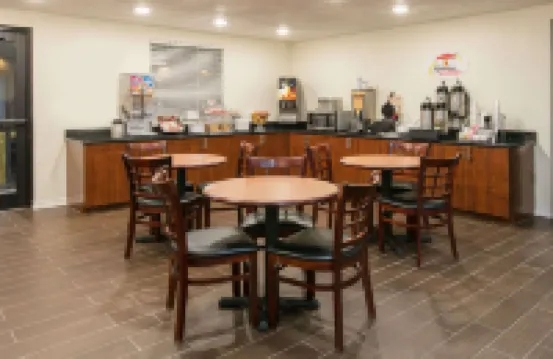 Super 8 by Wyndham Duncan