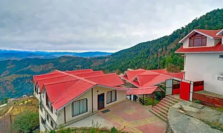 Treebo Snow View Resort Kufri with Mountain View