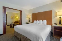Best Western Plus Park Place Inn  Suites - Parkplatz