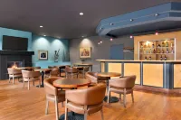 Royal Hotel Edmonton Airport Trademark Collection by Wyndham - bar