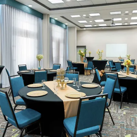 Hampton Inn & Suites Orlando Airport @ Gateway Village