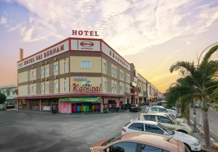 Hotel Sri Bernam Отели в г. Sabak Bernam