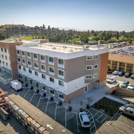 Holiday Inn Express & Suites SAN JOSE – SILICON VALLEY by IHG Отели в г. Сан-Хосе