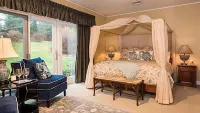 Stone Hill Inn