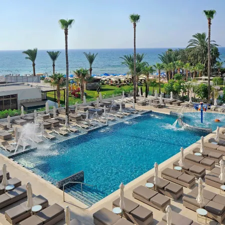 Nelia Beach Hotel & Spa Отели рядом с достопримечательностью «Монастырь Айя Напа»