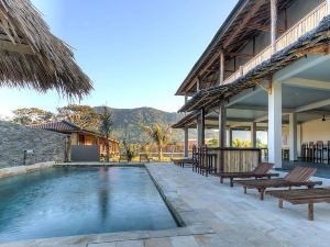 Baha Baha Villas West Sumbawa - Free Yoga Class Daily Included for Guest - Fast Wifi Starlink