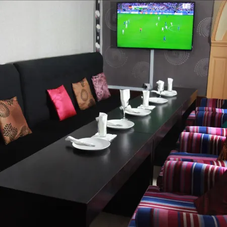 Carleton Hotel & Suites