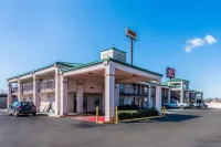 Econo Lodge Hotels in Athens