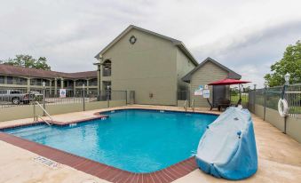 Quality Inn & Suites Bridge City Orange