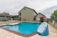 Quality Inn & Suites Bridge City Orange