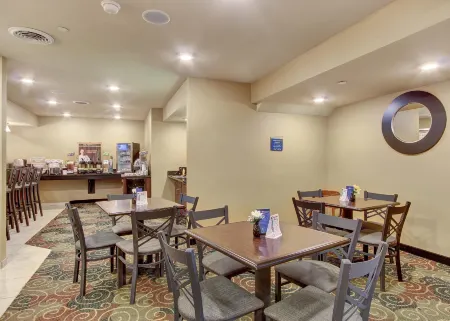 Cobblestone Hotel & Suites - Waynesboro Отели рядом с достопримечательностью «Либерти Маунтин Резорт & Конференс Сентер»