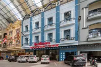 RedDoorz Plus Near Ramayana Pematangsiantar Hôtels à : East Siantar