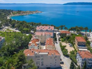 Makarska Beach Apartments Mara