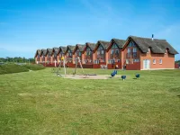 "Henrietta" - 3.5km from the Sea