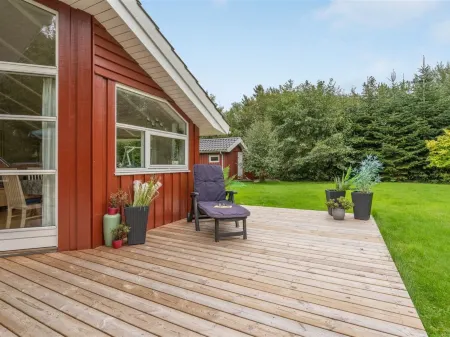 "Lyra" - 800m from the Sea