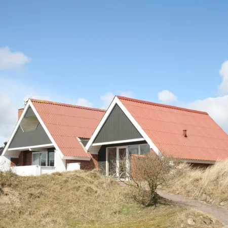 "Sys" - 500m from the Sea