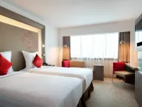 Novotel Jakarta Gajah Mada Hotels near Glodok