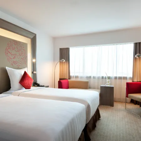 Novotel Jakarta Gajah Mada Отели рядом с достопримечательностью «Музей Маритайм»