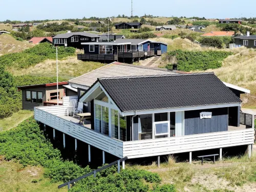 "Ute" - 200m from the Sea