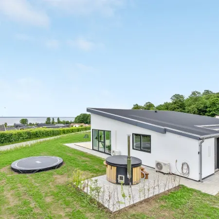 "Constantin" - 500m from the Sea