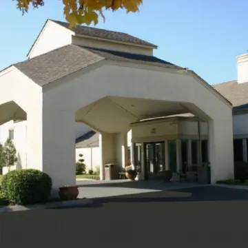 Club Hotel Nashville Inn & Suites