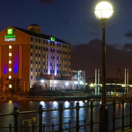 Holiday Inn Express MANCHESTER - SALFORD QUAYS by IHG Отели рядом с достопримечательностью «BBC Salford Quays»
