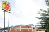 Super 8 by Wyndham Columbus Hôtels à : Columbus