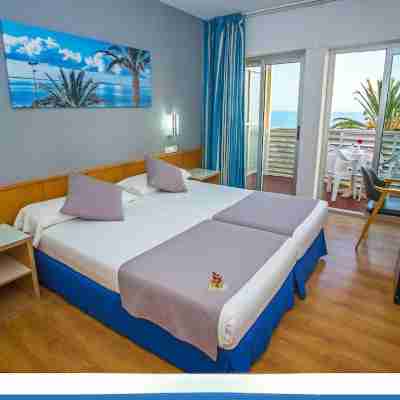 Hotel Neptuno Rooms