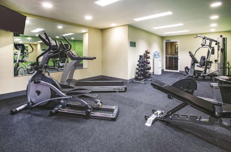 La Quinta Inn & Suites by Wyndham Dallas - Las Colinas photo 3
