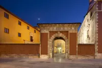 Hotel Real Colegiata San Isidoro - 3-Star