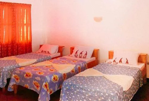 Party Beach Resort - Housity