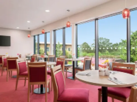 Ramada by Wyndham Cobham Hotels in Downside