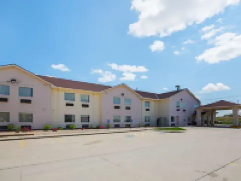 Motel 6 Omaha, NE - IAT West Hotels in Sarpy County