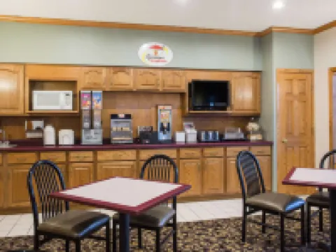 Super 8 by Wyndham Monroe WI Hotels in Monroe