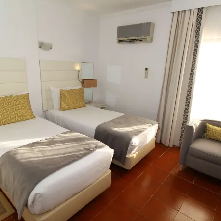 Best Western Hotel Dom Bernardo Отели в г. Фару